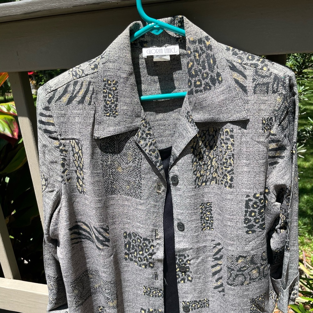Blouse with black insert